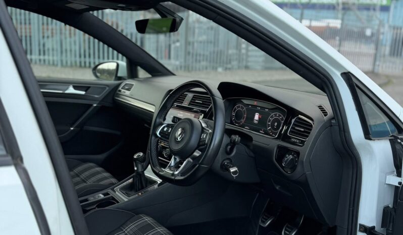 
								2018 VOLKSWAGEN GOLF GTD full									