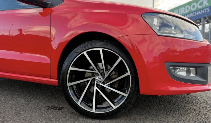 
								2013 VOLKSWAGEN POLO full									