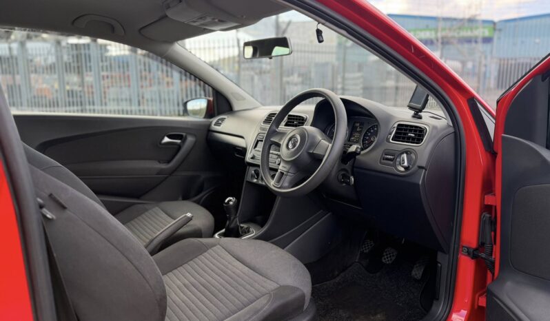 
								2013 VOLKSWAGEN POLO full									