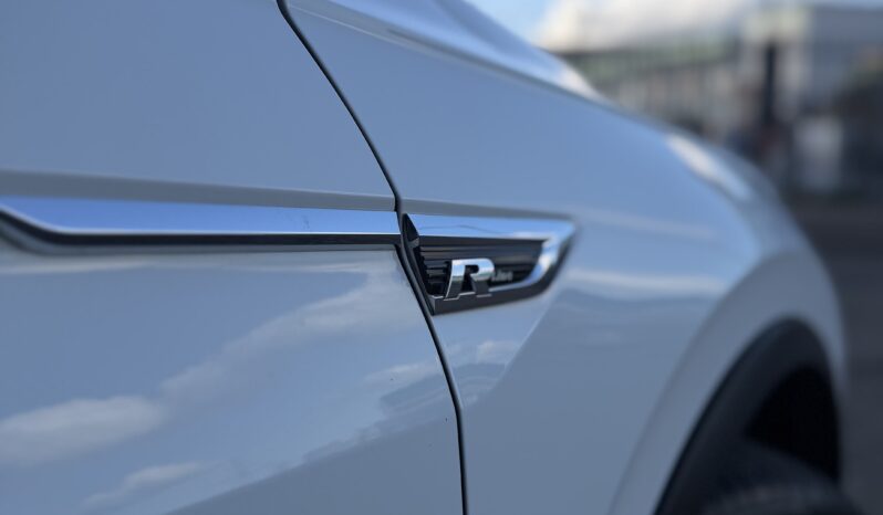 
								2017 Volkswagen Tiguan R-line full									