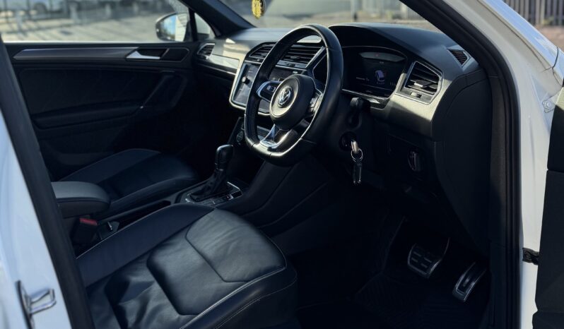 
								2017 Volkswagen Tiguan R-line full									