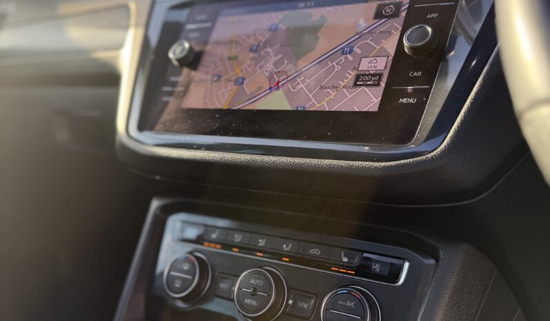 
								2017 Volkswagen Tiguan R-line full									