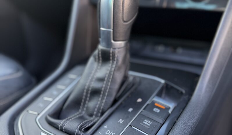 
								2017 Volkswagen Tiguan R-line full									