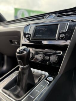 
										2017 VOLKSWAGEN PASSAT R-LINE full									
