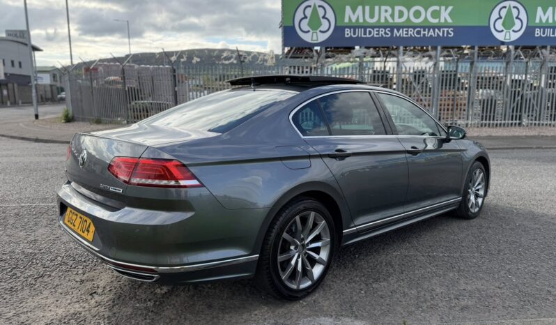 
								2017 VOLKSWAGEN PASSAT R-LINE full									