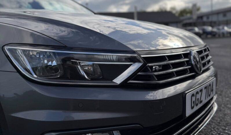 
								2017 VOLKSWAGEN PASSAT R-LINE full									